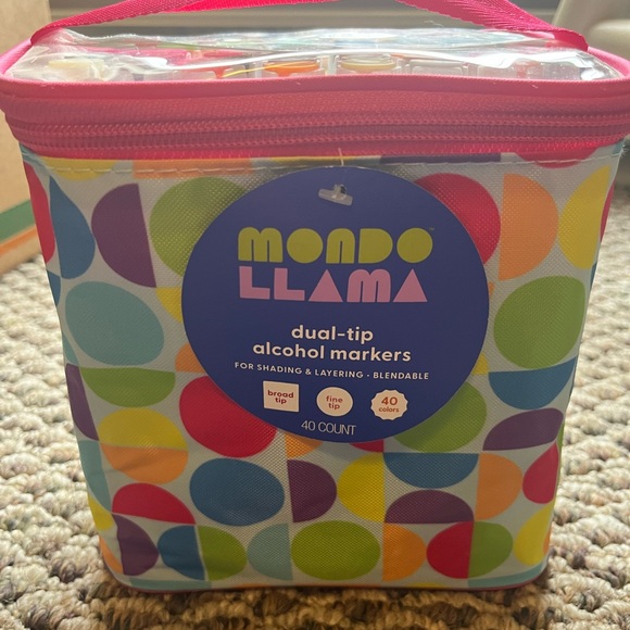 Mondo Llama Dual-Tip Alcohol Markers - Picture 1 of 2